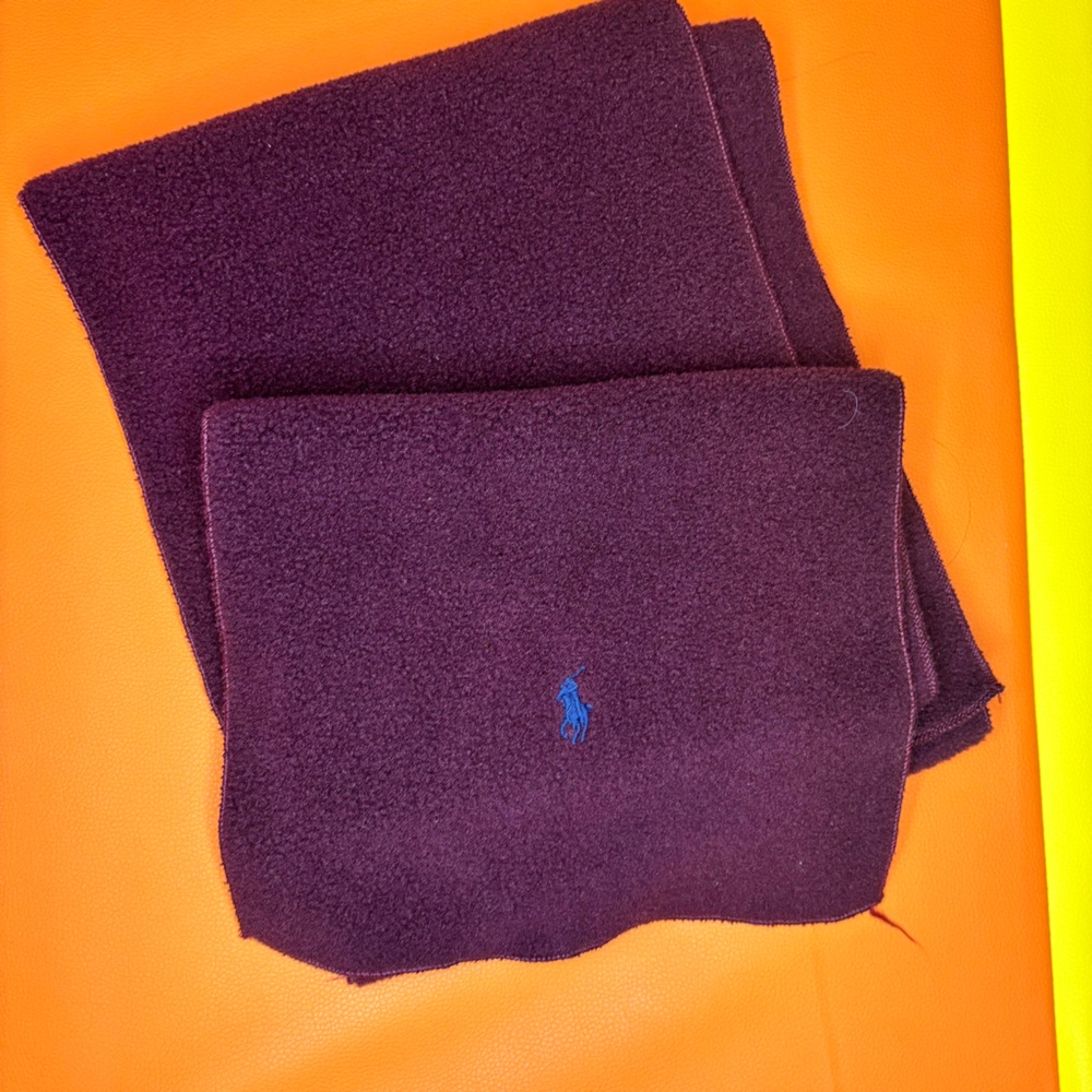 Polo Ralph Lauren Maroon Fleece Scarf with Blue Icon Tag‎